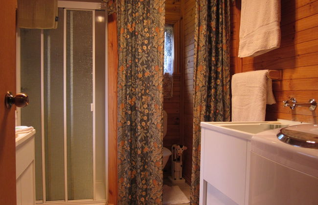 Edelweiss Cottage B&B - Photo 12