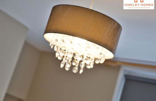 Centrally Tucked Away Private 4bed - Free parking! By Hinkley Homes Short Lets & Serviced Accommodation - Foto 12