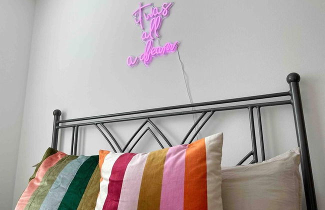 1-bed Apartment in Greater London Next to Station - Photo 4