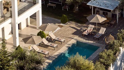 Solis Ortus Villa, a Sublime Sanctuary with Pool, By ThinkVilla - Foto 2, sunbed