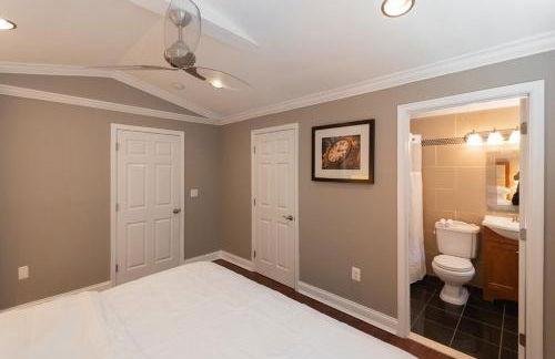 Minimalist Oasis just minutes metro - Foto 9