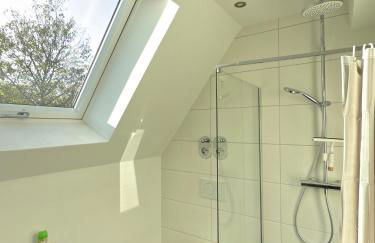 Neu! Exclusives City-Apartment - Fußbodenheizung, Regendusche, Waschmaschine - Foto 11