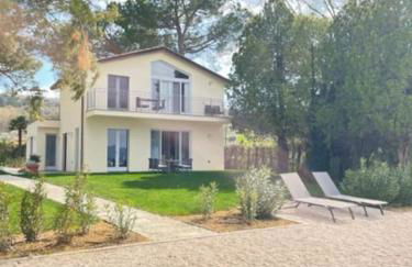 The Boathouse, at the lake - Photo 6