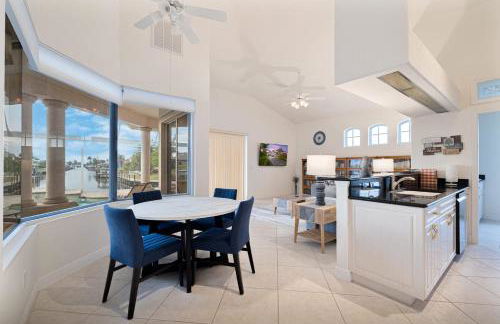 Waterfront Bliss Retreat Sailboat Access and Heated Pool - Foto 15