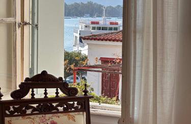 Poros Chic Seaside Neo-Classical Apartment with Terrace - Foto 17