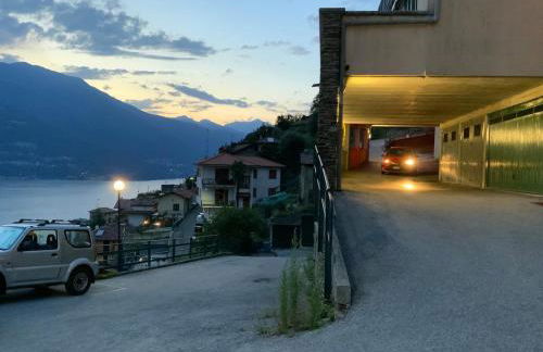 Bellano Cottage - With Private Garden and Garage - Foto 2