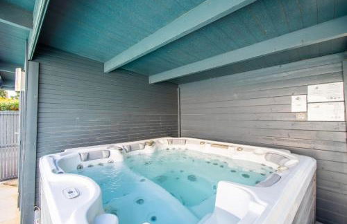 GuestHouse La Costière - logements indépendants - espace piscine jacuzzi - Foto 32