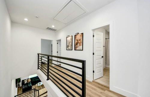 NEW! The Brandōn - Upscale Manor - Garage - Near Medical Center & NRG - Foto 42