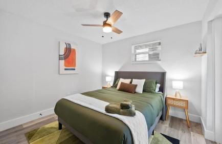 Modern-Retro Themed Home Close to Coffee + Food! - Foto 2