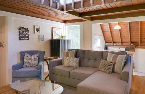 Cozy Tennessee Cabin with Deck, Grill and Fire Pit! - Foto 6