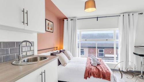 Modern 1A Longton Studio Near Alton Towers with Free Wi-Fi & Kitchenette - Foto 5