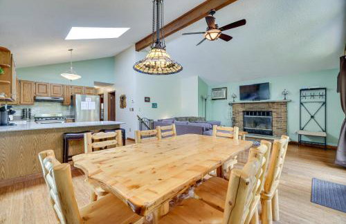 Secluded Family Cabin with Fire Pit in Lake Ariel! - Foto 8