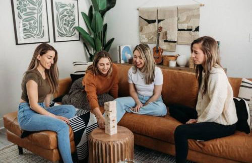 Boho Haven Hideaway - Walk to Pool,Theater,Arcades, Firepit, Lake Access - Foto 40