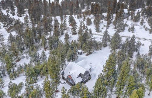 Camp 95 - Stunning Mountain Home - 4.5 Acres - Views - Hot Tub - Pet friendly - Private - Photo 57