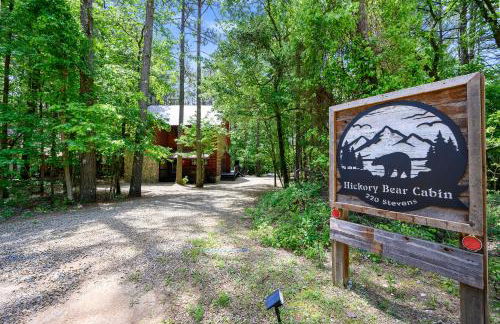 Hickory Bear - Cabin surrounded by pines, Sleeps 10, Hot Tub, Fire Pit, Arcade, Foosball Table & Deck Slide - Photo 55