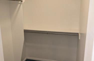 Beautiful Large Residential Home - Photo 21