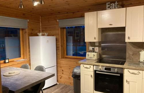 Red Squirrel log cabin with hot tub - Foto 17