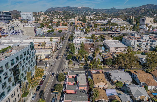 2 Units in Prime Hollywood Location Chic Renovated 1bdrs w/ Patio Avantstay - Foto 3