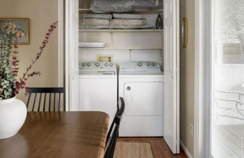 Serene Getaway with Patio in Pineville - Foto 28