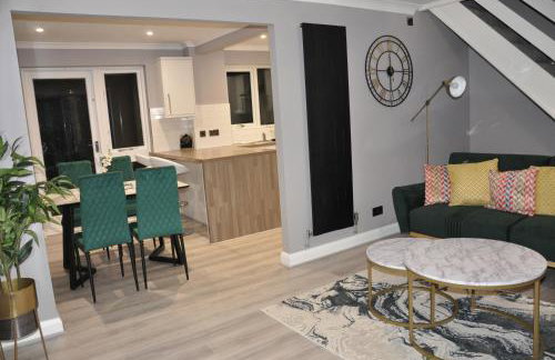 Modern 3 bedroom house- 2 parking spaces- near central MK - Foto 3