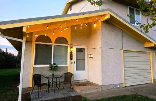 Cozy Luxury - King Bed, Coffee Bar, Sleeps 5 - Foto 7