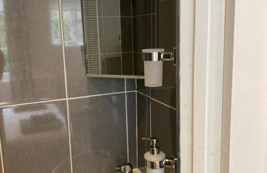 The Apartment, 24 West End Terrace, Winchester - Photo 9