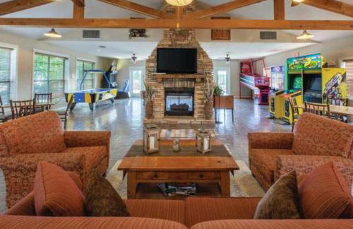 Beautiful 2BD condo in lakefront resort with lots of outdoor onsite activities - Foto 14