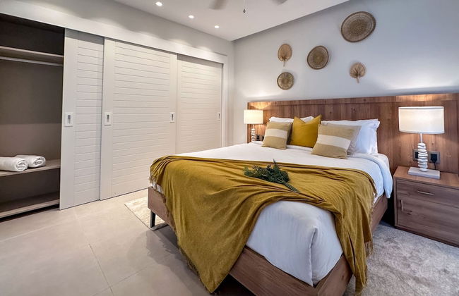 4 Bedroom Beach Penthouse w Private Rooftop - Foto 33