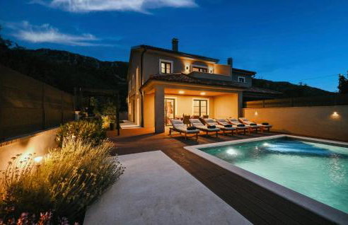 Villa George - Foto 1