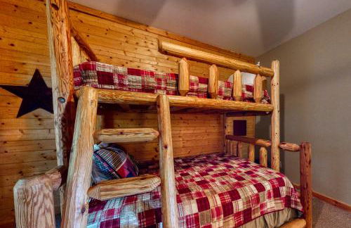 Red Roof Retreat - Photo 16