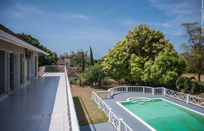 Breezy Shores at Cardiff Hall - Photo 1