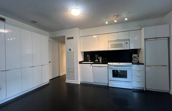 Rivetstays - The Parade - Photo 51