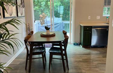 Charming 3 bedroom house with deck in awesome Elsmere - Foto 6