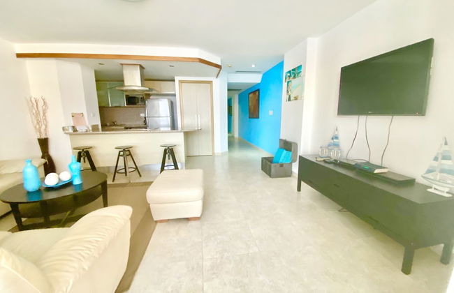 Beachfront Apartment in Marbella Towers - Foto 12