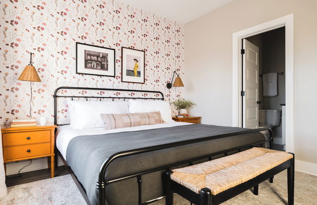 Cherokee by AvantStay – Contemporary Design in a Prime Location - Photo 11