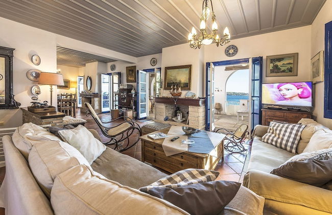 Beachfront Spetses Spectacular Fully Equipped Traditional Villa Families,groups - Photo 16