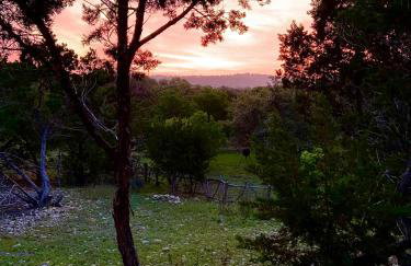 Modern Cabin with Hill Country Views - Foto 2