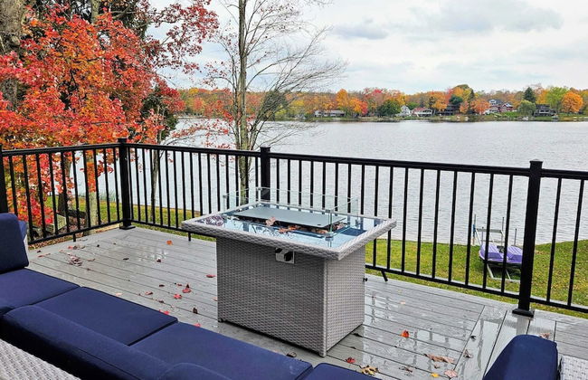 Lakeside Serenity by Avantstay Lakefront, Newly Built, Deck w/ Views! - Foto 2