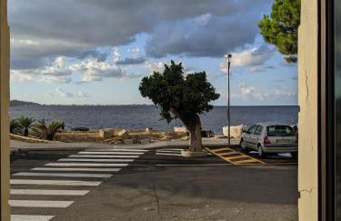 Mola Mola Beach House - Photo 10