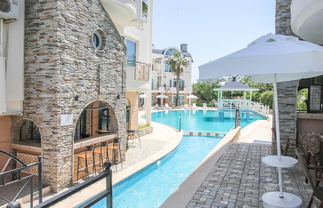 Seahorse Deluxe Hotel - Photo 2