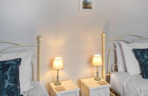 Winlocke Cottage - Photo 12