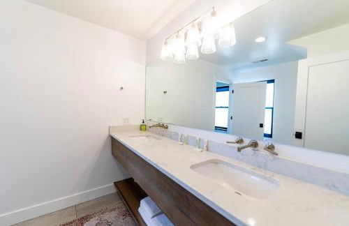 Skybridge Bear Lake Sleeps 61-75 with condo add-on - Foto 13