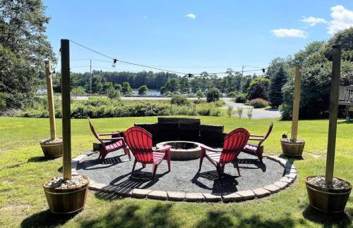 2 BR Home w/ Pondside View Backyard [Maine Escape] - Foto 10