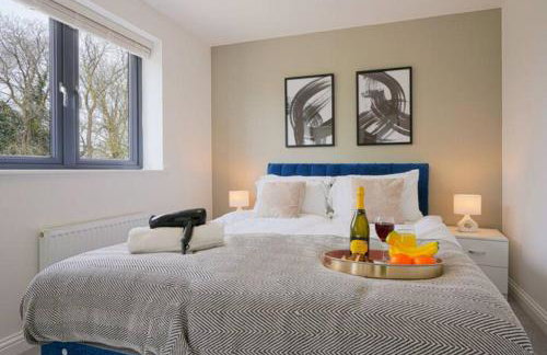 Wavendon House • Sleeps 6 • Driveway Parking • Garden • Fast Wifi • Smart TV • Yoko Property - Photo 11