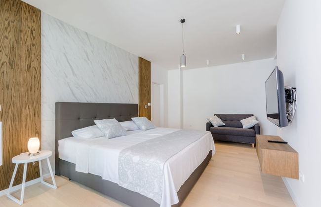 Luxury Villa Luna with Swimming Pool - Photo 6