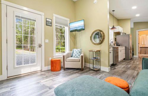 Secluded Bungalow Near Acadia and Bar Harbor -Private, Pet Friendly, Fire Pit - Foto 4