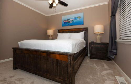 Lakefront Family Home Private Dock with Huge Views - Foto 23