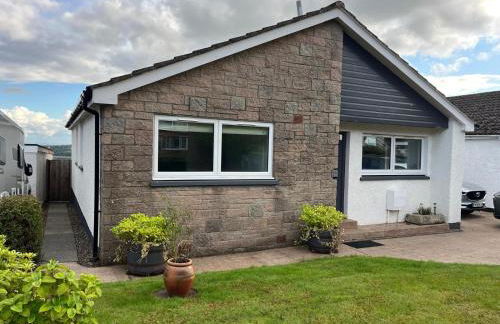 Stylish 3 Bedroom with Balcony and Amazing View - Photo 24