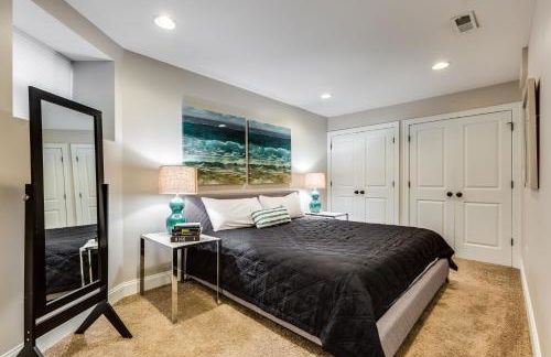 Garage Parking! Walk to Logan Square Station Plus Great Local Restaurants and Bars - Foto 22