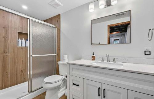 Cabin w River Access Fire Pit Grill WiFi & More - Foto 38